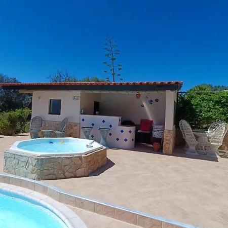 Βίλα Komfortable Auf Grossem Grundstueck Mit Pool *