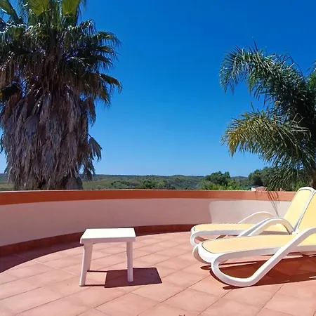 Villa Komfortable Auf Grossem Grundstueck Mit Pool