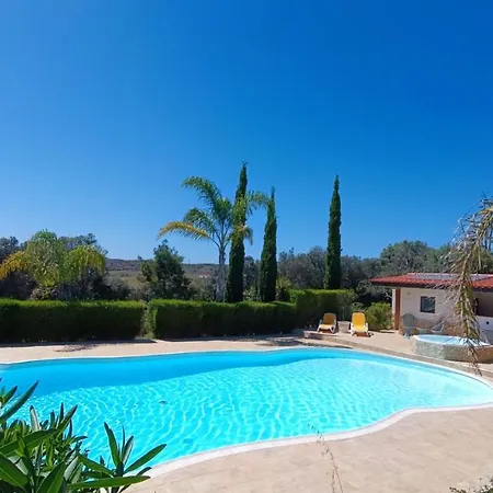 Komfortable Auf Grossem Grundstueck Mit Pool Vila do Bispo