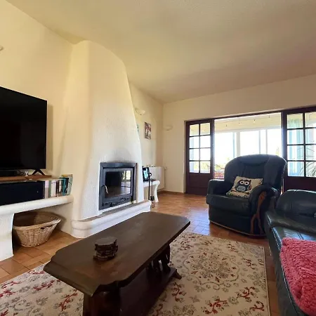 Villa Komfortable Auf Grossem Grundstueck Mit Pool Vila do Bispo