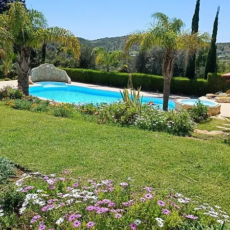 Komfortable Auf Grossem Grundstueck Mit Pool Vila do Bispo