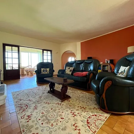 Komfortable Auf Grossem Grundstueck Mit Pool Vila do Bispo